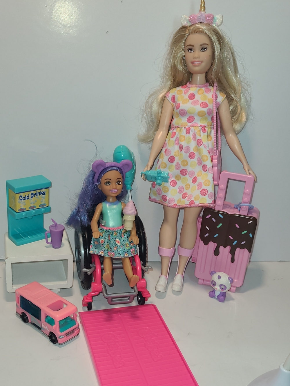 Barbie "Girls Just Want To Have Fun"play set.